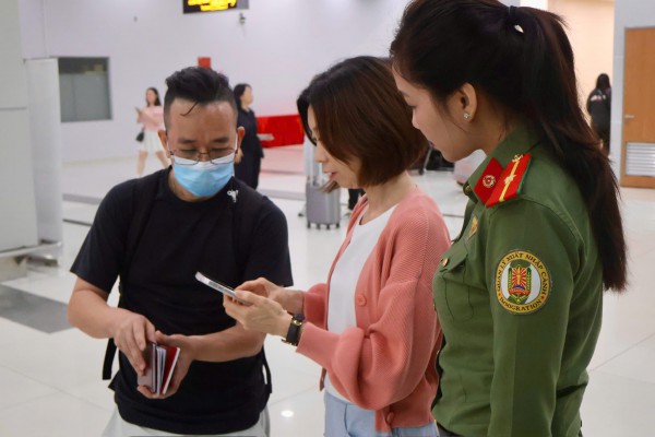 Gần 2.000 khách nước ngoài trải nghiệm 'nhập cảnh thông minh' ở sân bay Phú Quốc