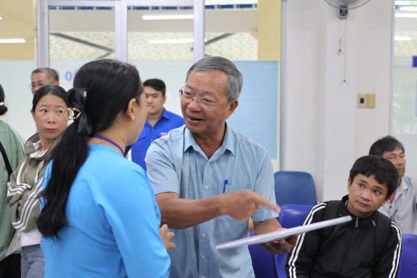 Ghi nhận ngày đầu tại dịch vụ ‘một cửa’ P.Nha Trang Ghi nhận ngày đầu tại dịch vụ ‘một cửa’ P.Nha Trang