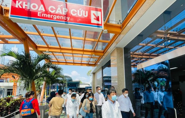 Gia Lai: Cha mẹ tử vong, bé trai 5 tuổi nguy kịch vì bỏng xăng