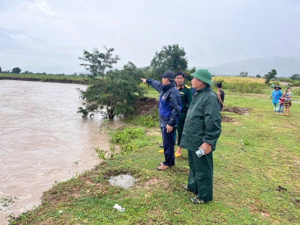 Gia Lai: Cứu hộ thành công 10 người dân bị cô lập do mưa lũ Gia Lai: Cứu hộ thành công 10 người dân bị cô lập do mưa lũ