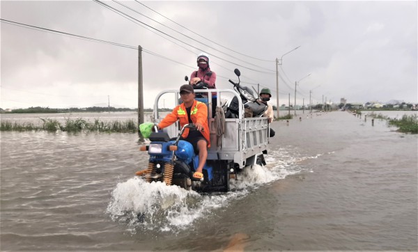 Gia Lai: Ngập lụt phía hạ lưu sông Kôn, nhiều trường học phải đóng cửa Gia Lai: Ngập lụt phía hạ lưu sông Kôn, nhiều trường học phải đóng cửa