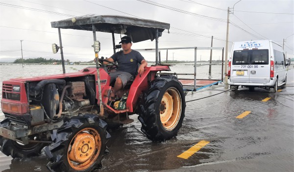 Gia Lai: Ngập lụt phía hạ lưu sông Kôn, nhiều trường học phải đóng cửa Gia Lai: Ngập lụt phía hạ lưu sông Kôn, nhiều trường học phải đóng cửa