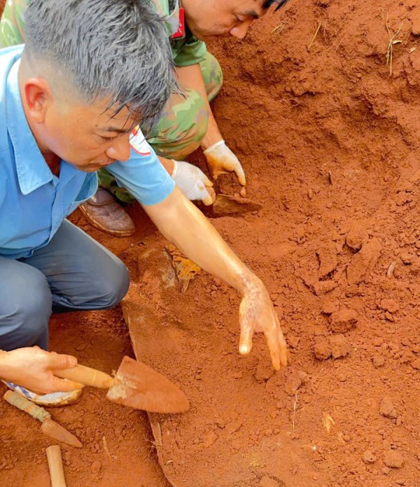 Gia Lai: Phát hiện 18 hài cốt liệt sĩ, nhiều di vật còn nguyên vẹn Gia Lai: Phát hiện 18 hài cốt liệt sĩ, nhiều di vật còn nguyên vẹn