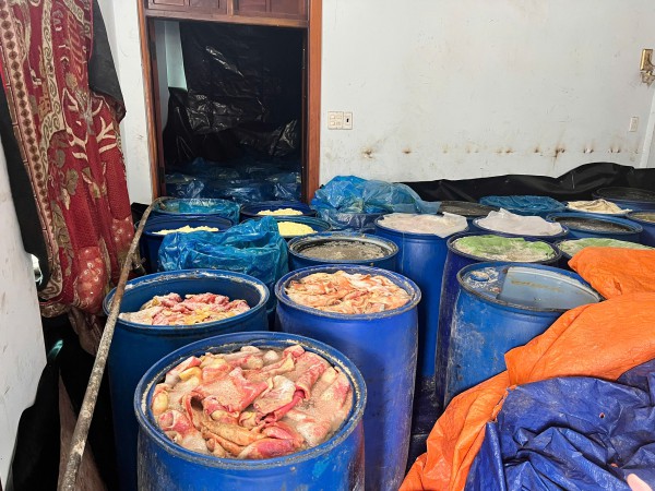 Gia Lai: Phát hiện gần 100 thùng nguyên liệu làm lạp xưởng bốc mùi hôi thối Gia Lai: Phát hiện gần 100 thùng nguyên liệu làm lạp xưởng bốc mùi hôi thối