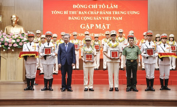 Giữ Tổ quốc bình yên: Thượng úy trẻ giữ bình yên cho làng biển Xuân Cảnh