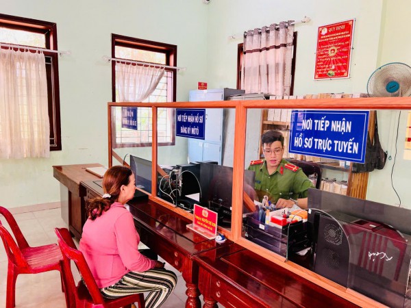 Giữ Tổ quốc bình yên: Thượng úy trẻ giữ bình yên cho làng biển Xuân Cảnh