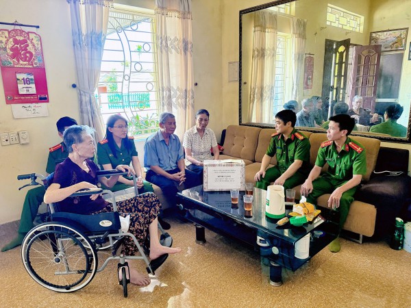 Giữ Tổ quốc bình yên: Từ 'khắc tinh' tội phạm đến trưởng công an phường của dân