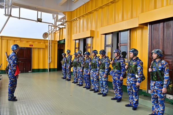 Giữa biển khơi, cán bộ chiến sĩ DK1 hướng về Đại hội XIV của Đảng