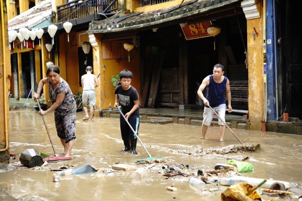 Gượng dậy sau cơn lũ lịch sử Gượng dậy sau cơn lũ lịch sử
