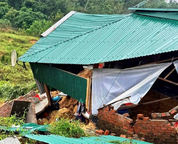 Gượng dậy sau cơn lũ lịch sử Gượng dậy sau cơn lũ lịch sử