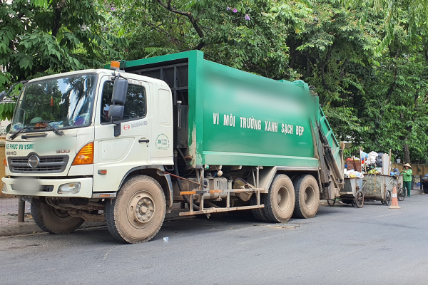 Hà Nội: Từ 8.1, người dân có thể bị từ chối thu gom rác nếu không phân loại Hà Nội: Từ 8.1, người dân có thể bị từ chối thu gom rác nếu không phân loại