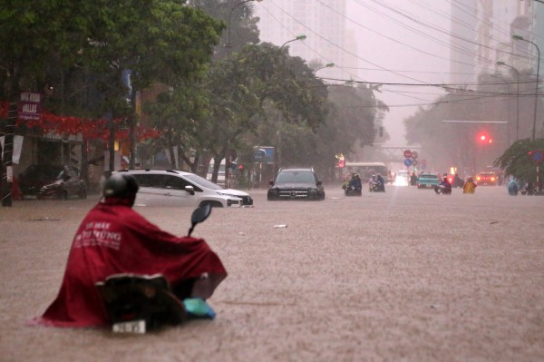 'Hà Nội cần điều chỉnh ngay dự án thoát nước mặt đường' 'Hà Nội cần điều chỉnh ngay dự án thoát nước mặt đường'