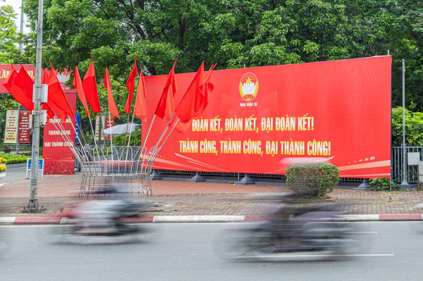 Hà Nội rực rỡ cờ hoa trước thềm Đại hội MTTQ Việt Nam lần thứ XI