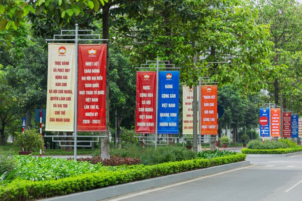 Hà Nội rực rỡ cờ hoa trước thềm Đại hội MTTQ Việt Nam lần thứ XI