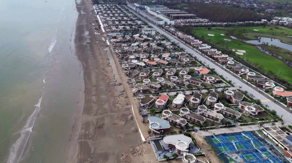 Hà Tĩnh lập đoàn kiểm tra khu nghỉ dưỡng hàng trăm tỉ bị đổ sập do bão Hà Tĩnh lập đoàn kiểm tra khu nghỉ dưỡng hàng trăm tỉ bị đổ sập do bão