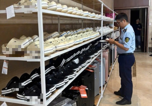 Hàng giả, hàng không rõ nguồn gốc bị phát hiện liên tục ở Đà Nẵng