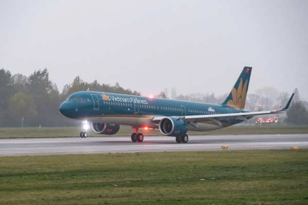 Hành khách Hàn Quốc ngất xỉu, máy bay Vietnam Airlines hạ cánh khẩn xuống Đà Nẵng