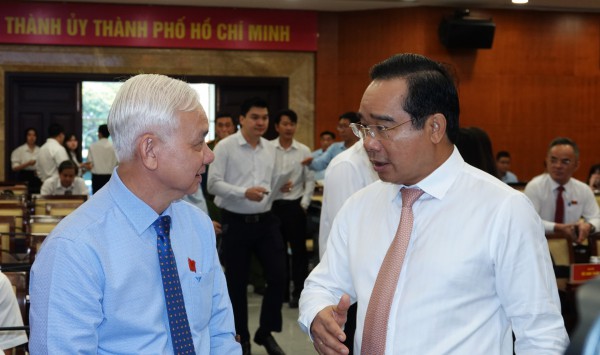 HĐND TP.HCM sẽ chất vấn 2 giám đốc sở về kẹt xe, an toàn thực phẩm