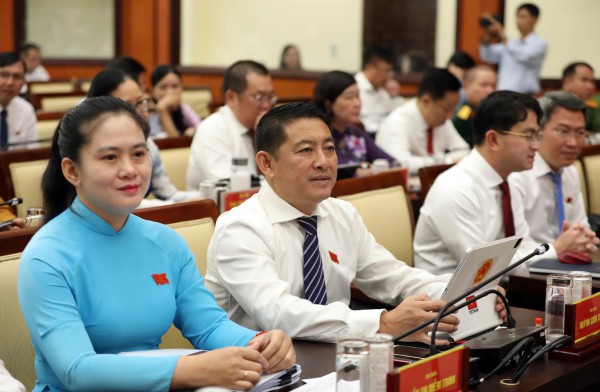 HĐND TP.HCM sẽ chất vấn 2 giám đốc sở về kẹt xe, an toàn thực phẩm