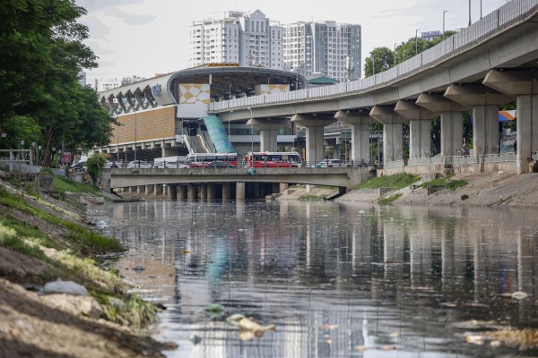Hiện trạng sông Tô Lịch sau khi bổ cập 2 nguồn nước Hiện trạng sông Tô Lịch sau khi bổ cập 2 nguồn nước