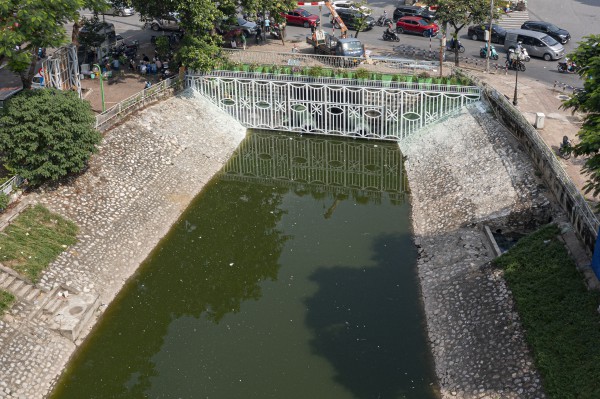 Hiện trạng sông Tô Lịch sau khi bổ cập 2 nguồn nước Hiện trạng sông Tô Lịch sau khi bổ cập 2 nguồn nước