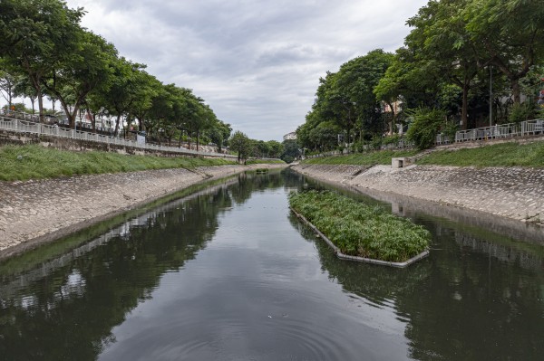 Hiện trạng sông Tô Lịch sau khi bổ cập 2 nguồn nước Hiện trạng sông Tô Lịch sau khi bổ cập 2 nguồn nước