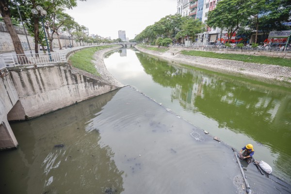 Hiện trạng sông Tô Lịch sau khi bổ cập 2 nguồn nước Hiện trạng sông Tô Lịch sau khi bổ cập 2 nguồn nước