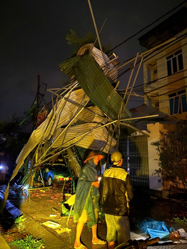 Hiện trường vụ lốc xoáy kinh hoàng ở Ninh Bình