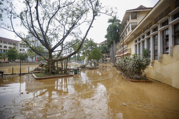Hình ảnh Trường ĐH Sư phạm Thái Nguyên ngổn ngang sau lũ lịch sử Hình ảnh Trường ĐH Sư phạm Thái Nguyên ngổn ngang sau lũ lịch sử