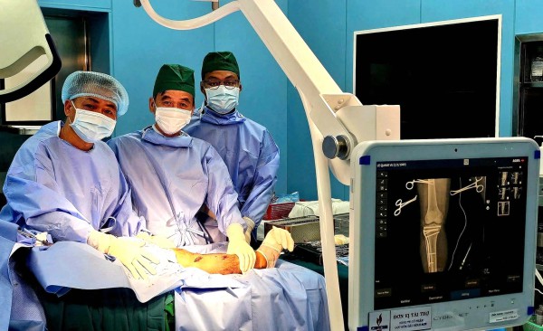 Hình ảnh đẹp từ phòng mổ cứu người ở đặc khu Côn Đảo Hình ảnh đẹp từ phòng mổ cứu người ở đặc khu Côn Đảo