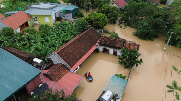 Hình ảnh hàng ngàn ngôi nhà ở Thanh Hóa ngập trong nước lũ Hình ảnh hàng ngàn ngôi nhà ở Thanh Hóa ngập trong nước lũ