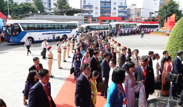 Hình ảnh ngày đầu Đại hội Đảng bộ TP.HCM lần thứ I, nhiệm kỳ 2025 - 2030 Hình ảnh ngày đầu Đại hội Đảng bộ TP.HCM lần thứ I, nhiệm kỳ 2025 - 2030