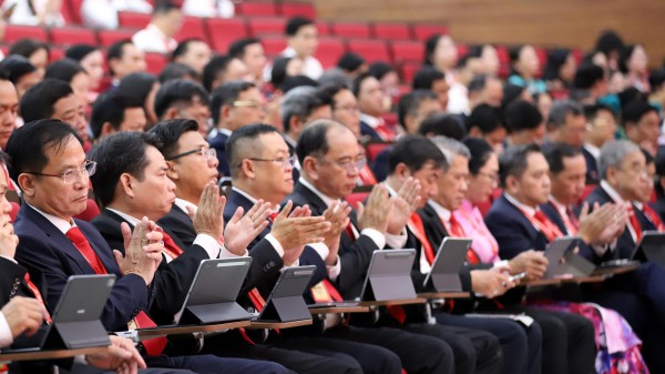 Hình ảnh ngày đầu Đại hội Đảng bộ TP.HCM lần thứ I, nhiệm kỳ 2025 - 2030 Hình ảnh ngày đầu Đại hội Đảng bộ TP.HCM lần thứ I, nhiệm kỳ 2025 - 2030