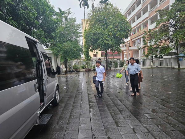 Hỗ trợ cán bộ từ Hải Dương cũ đến làm việc tại Trung tâm hành chính Thủy Nguyên Hỗ trợ cán bộ từ Hải Dương cũ đến làm việc tại Trung tâm hành chính Thủy Nguyên