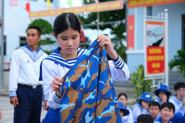 Học kỳ quân đội ươm mầm yêu nước tại Vùng 2 Hải quân Học kỳ quân đội ươm mầm yêu nước tại Vùng 2 Hải quân