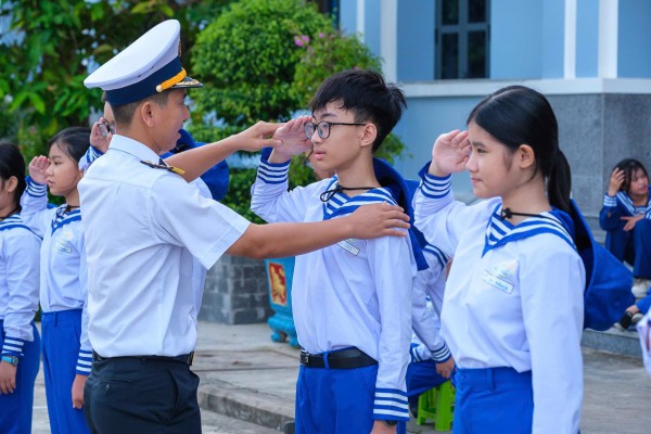 Học kỳ quân đội ươm mầm yêu nước tại Vùng 2 Hải quân Học kỳ quân đội ươm mầm yêu nước tại Vùng 2 Hải quân