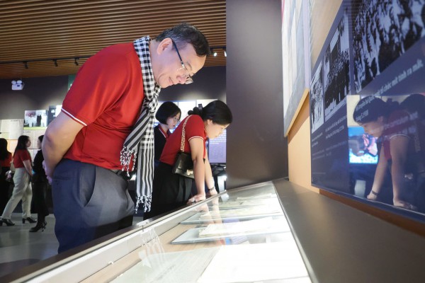 Hơn 100 cán bộ tuyên giáo, phóng viên TP.HCM tham quan Bảo tàng Báo chí Việt Nam Hơn 100 cán bộ tuyên giáo, phóng viên TP.HCM tham quan Bảo tàng Báo chí Việt Nam