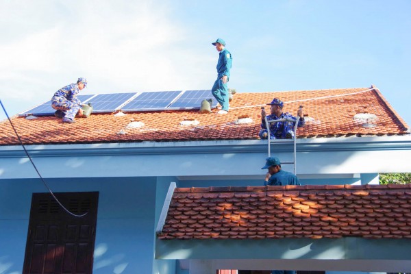 Hơn 3.000 ngư dân tránh bão Kalmaegi ở đặc khu Trường Sa