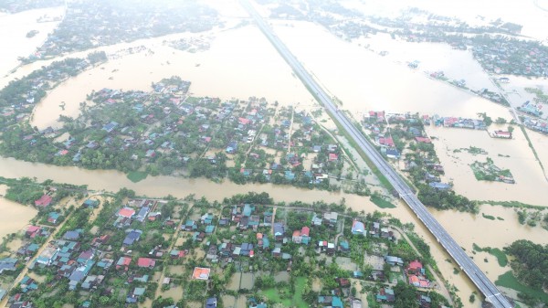 Hơn 4.000 nhà dân ở Thanh Hóa đang bị ngập sâu trong lũ Hơn 4.000 nhà dân ở Thanh Hóa đang bị ngập sâu trong lũ