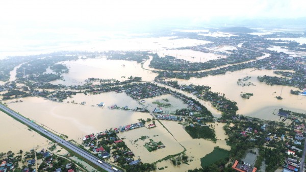 Hơn 4.000 nhà dân ở Thanh Hóa đang bị ngập sâu trong lũ Hơn 4.000 nhà dân ở Thanh Hóa đang bị ngập sâu trong lũ