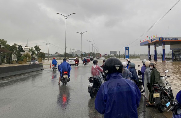 Huế: Lũ sông Bồ đã vượt báo động 3, nhiều vùng đã ngập sâu