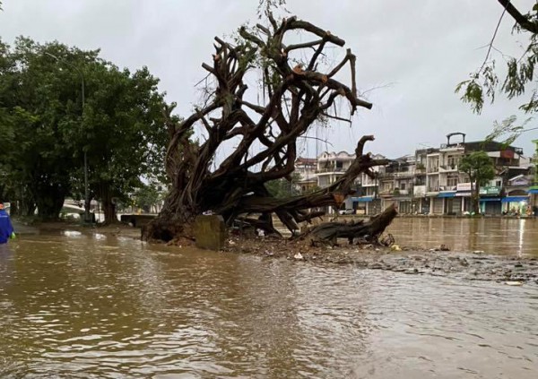 Huế: Lũ sông Bồ đã vượt báo động 3, nhiều vùng đã ngập sâu