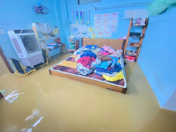 Huế kích hoạt còi báo động, nhiều nơi ngập lụt trở lại