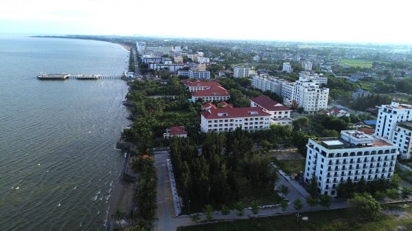 Kè biển Hải Tiến tiếp tục bị sạt lở Kè biển Hải Tiến tiếp tục bị sạt lở