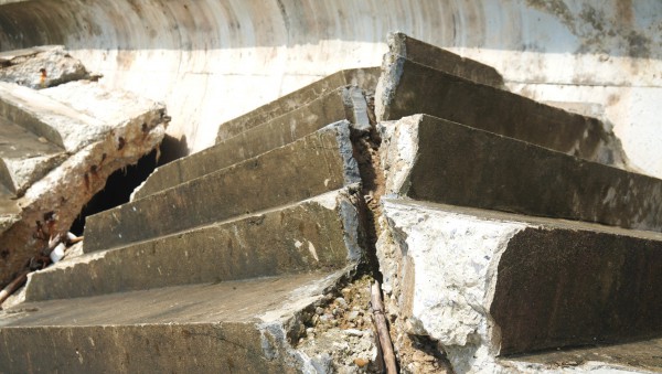 Kè biển Hải Tiến tiếp tục bị sạt lở Kè biển Hải Tiến tiếp tục bị sạt lở