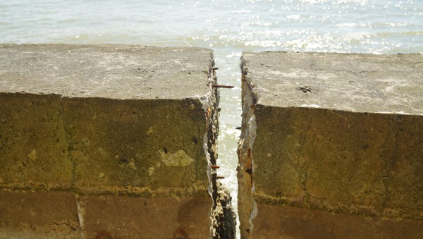 Kè biển Hải Tiến tiếp tục bị sạt lở Kè biển Hải Tiến tiếp tục bị sạt lở