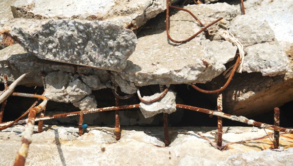 Kè biển Hải Tiến tiếp tục bị sạt lở Kè biển Hải Tiến tiếp tục bị sạt lở