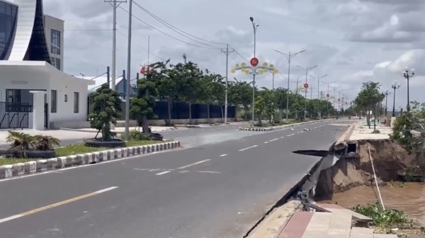 Kè sông Tiền tiếp tục sạt lở nghiêm trọng, tổng chiều dài gần 100 mét