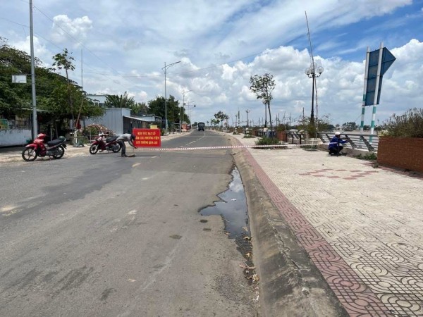 Kè sông Tiền tiếp tục sạt lở nghiêm trọng, tổng chiều dài gần 100 mét