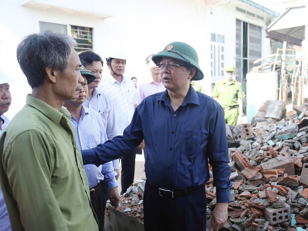 Khắc khoải ước mong dựng lại nhà sau bão dữ Khắc khoải ước mong dựng lại nhà sau bão dữ